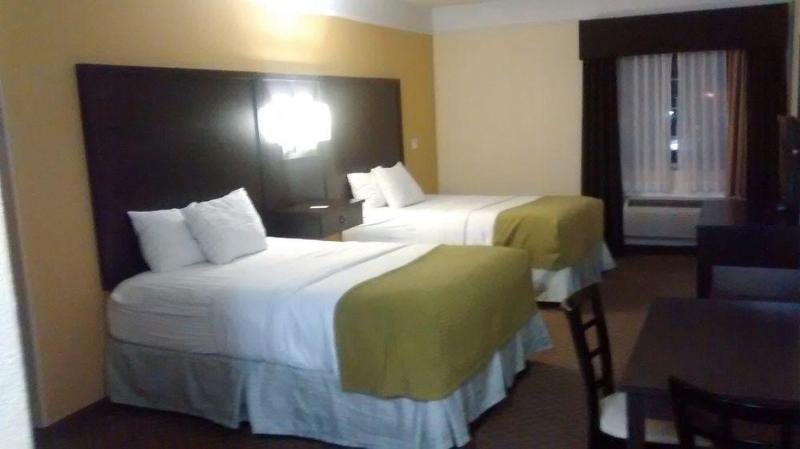 Days Inn & Suites By Wyndham Galveston West/Seawall Exterior photo